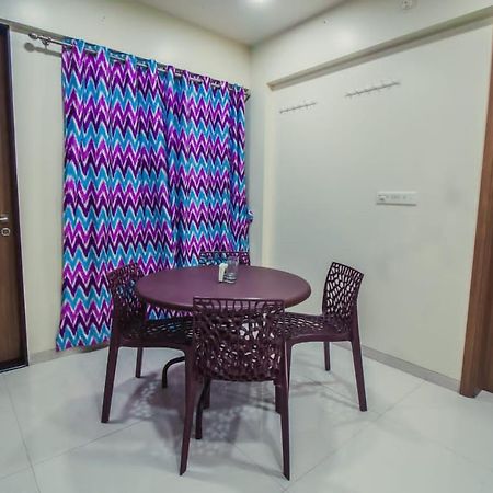 Atithi Service Apartment Пуна Экстерьер фото