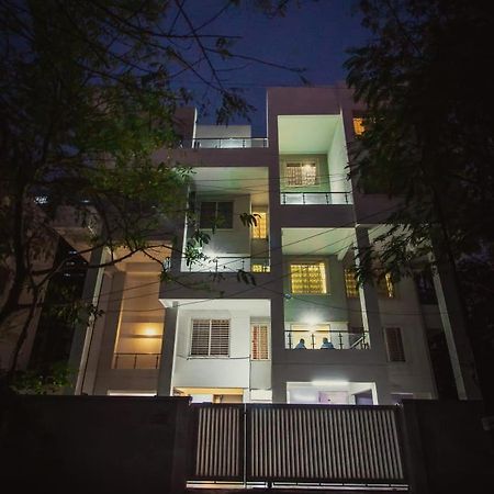 Atithi Service Apartment Пуна Экстерьер фото
